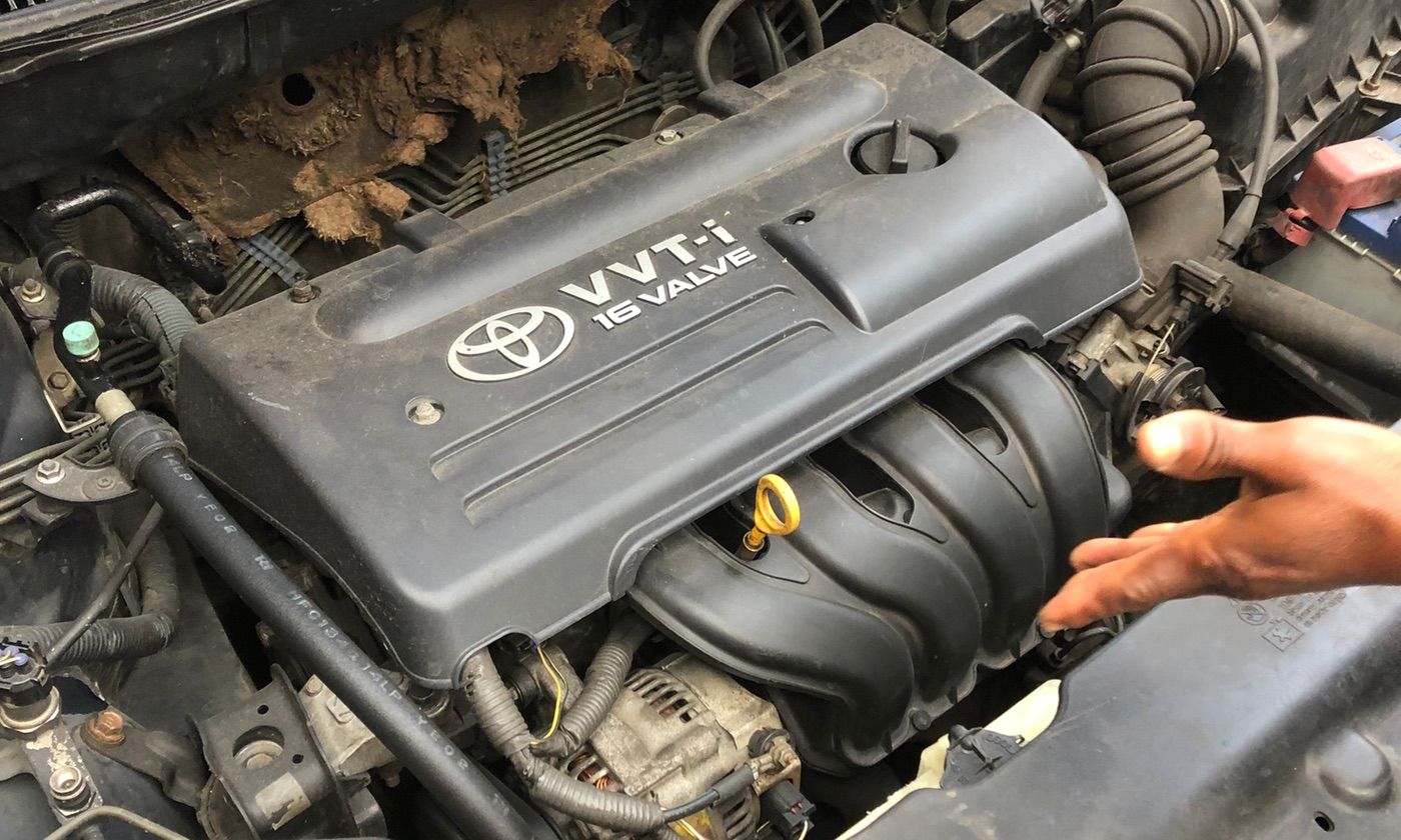 Voitures essence Toyota fiables en 2026 sont considérées comme la référence absolue en matière de fiabilité automobile. La marque japonaise domine largement les classements grâce à une stratégie basée sur des moteurs simples, robustes et éprouvés. Les moteurs essence Toyota, souvent atmosphériques, sont réputés pour leur longévité, leur faible taux de panne et leur coût d’entretien maîtrisé. Des modèles comme Toyota Corolla, Yaris ou Camry sont connus pour dépasser les 200 000 km sans problème majeur. En usage urbain comme sur autoroute, ces véhicules offrent une grande fiabilité et une excellente valeur de revente. C’est pourquoi ils sont très recherchés sur le marché de l’occasion. Cependant, même une Toyota peut rencontrer des problèmes avec le temps : moteur HS, boîte HS, panne électronique ou véhicule accidentée. Lorsque les coûts de réparation deviennent trop élevés ou que le véhicule devient difficile à utiliser, la reprise devient une solution logique. Delivauto propose un service de reprise voiture Toyota essence, même en panne, non roulante, accidentée ou sans contrôle technique. Le service est disponible partout en France, notamment à Paris, Lyon, Marseille, Toulouse, Bordeaux, Nice ou Strasbourg. L’estimation est rapide, suivie d’une offre de rachat et d’un enlèvement à domicile. Vendre votre Toyota devient ainsi simple et rapide, même en cas de problème. En 2026, Toyota reste clairement la marque numéro 1 en matière de fiabilité essence.